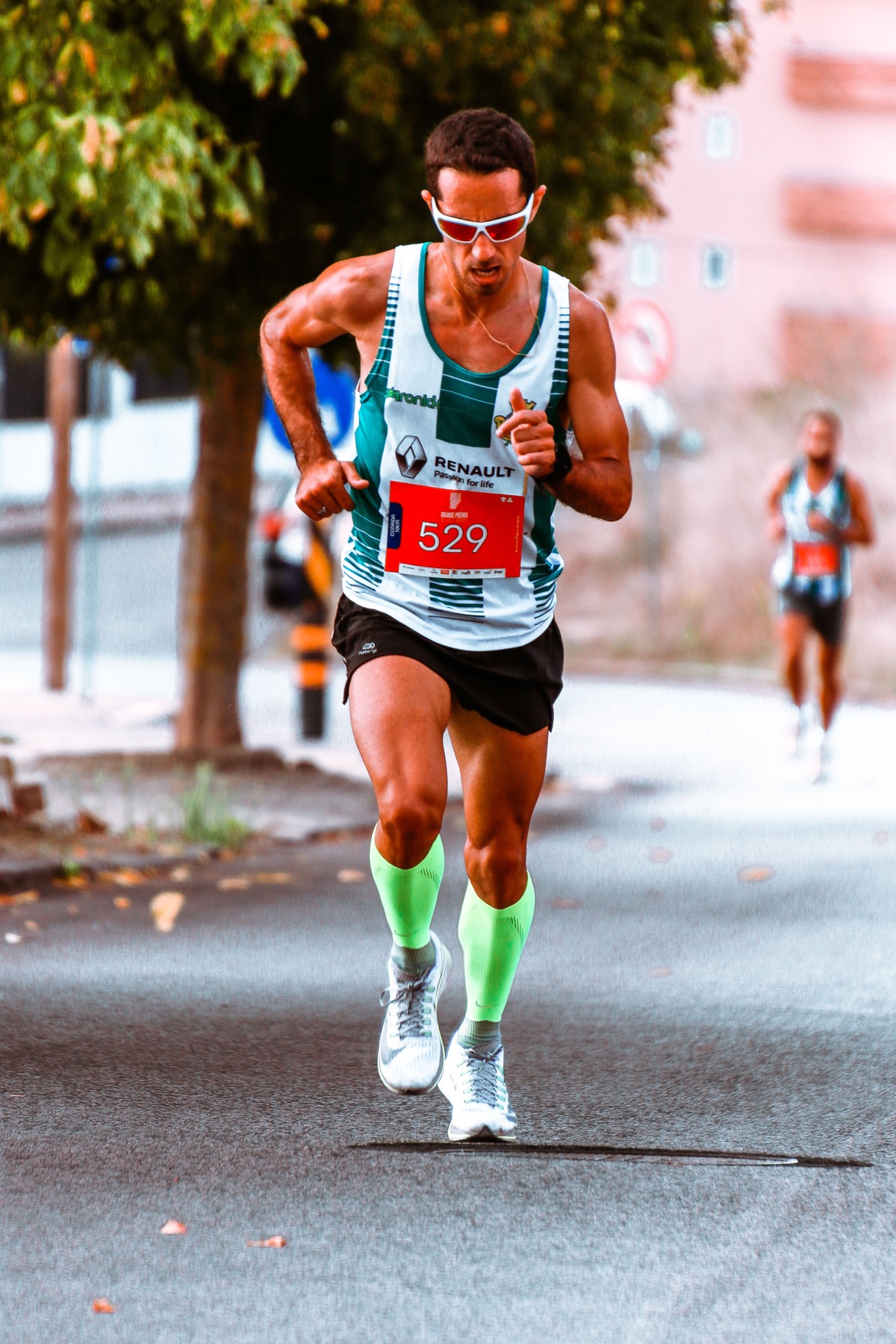 Atleta a participar numa corrida de estrada